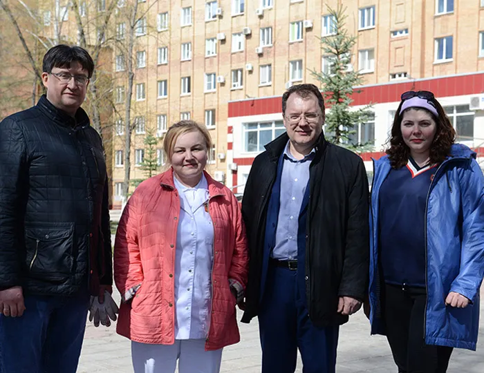 Врачи в гражданской одежде